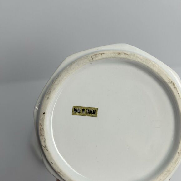 VINTAGE PORCELAIN TRINKET/RING DISH W/COVER WITH GREAT COLORFUL BIRDS/JUNGLE - Picture 4 of 4